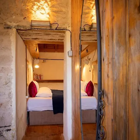 3 * Kaş